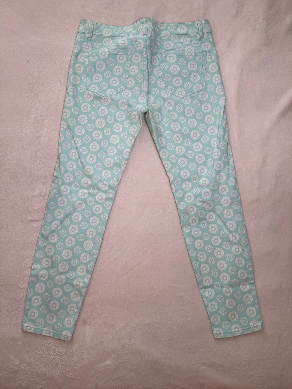 Vineyard Vines Aqua Patterned Pants - Size: 8 - Picture 2 of 10